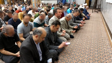 زندان ارومیه - مراسم پرجم گردانی حضرت امام رضا(ع)