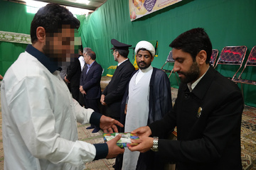 آزادی 8 زندانی یزدی به برکت حضور پرچم رضوی