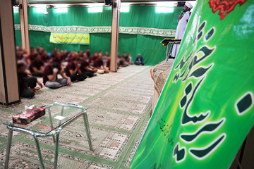 آزادی 8 زندانی یزدی به برکت حضور پرچم رضوی