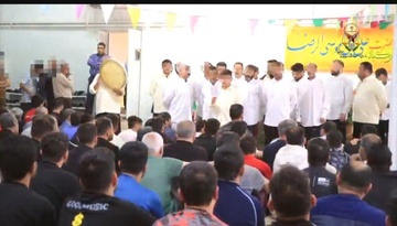 فیلم| جشن میلاد امام رضا(ع) و طنین نوای رضا رضاجان در ندامتگاه قزلحصار