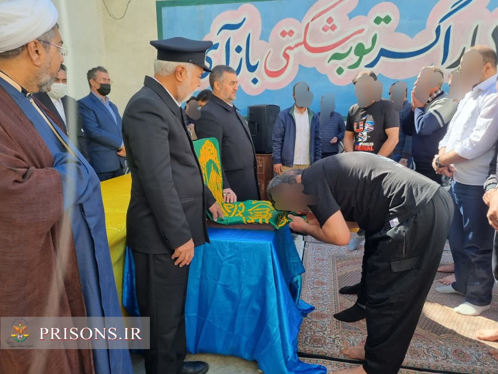 آزادی دو زندانی مرند به برکت حضور پرچم رضوی در دهه کرامت آزادی دو زندانی مرند به برکت حضور پرچم رضوی در دهه کرامت