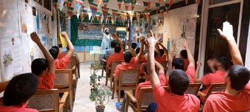 جشن دهه کرامت و تجلیل از برگزیدگان طرح «زندگی با آیه‌ها» در کانون اصلاح و تربیت اراک
