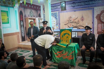 پرچم حرم رضوی در زندان‌ شهربابک