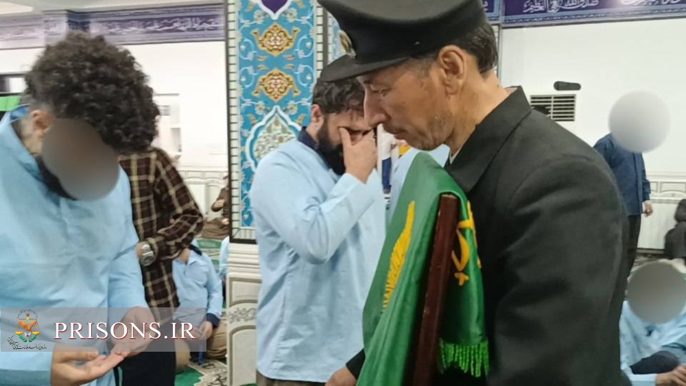 ۳۵ زندانی زندان مرکزی سنندج در سایه پرچم متبرک مطهر رضوی آزاد شدند ۳۵ زندانی زندان مرکزی سنندج در سایه پرچم متبرک مطهر رضوی آزاد شدند