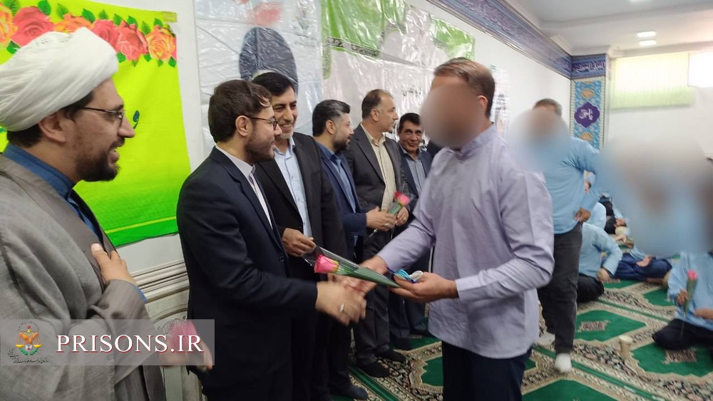 به حرمت پرچم مطهر رضوی ۳۵ زندانی از زندان مرکزی سنندج آزاد شدند