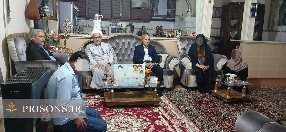 سرکشی رئیس اردوگاه کار درمانی زندانیان خوی از منزل مددجوی نیازمند سرکشی رئیس اردوگاه کار درمانی زندانیان خوی از منزل مددجوی نیازمند