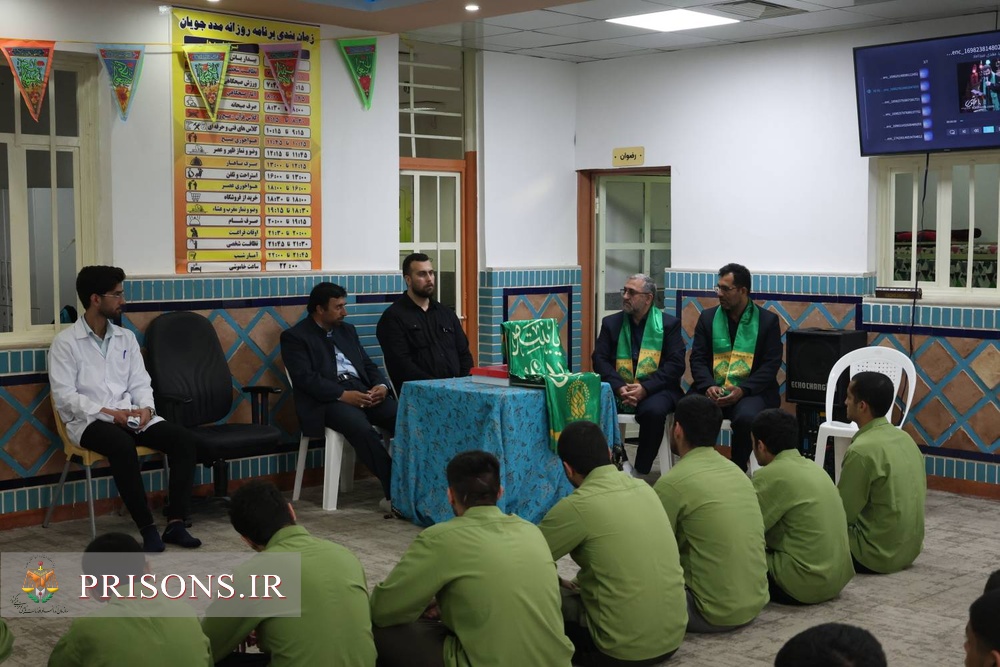 پرچم متبرک حرم حضرت معصومه(س) به کانون اصلاح و تربیت استان مازندران رسید