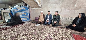 دلجویی مسئولین شهر مرزی پلدشت از خانواده زندانیان نیازمند 