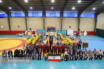 آئین اختتامیه ششمین دوره مسابقات ورزش های زورخانه ای و کشتی پهلوانی زندانیان خراسان رضوی برگزار شد