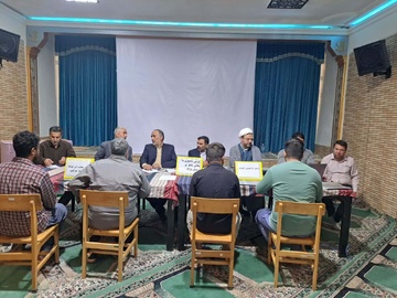دیدار چهره به چهره مسئولان قضایی و ستاد دیه با زندانیان در میز خدمت زندان مرکزی اراک