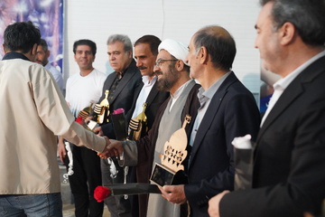 آزادی 11 نفر از زندانیان زندان مرکزی قم در اختتامیه مسابقات زورخانه ای