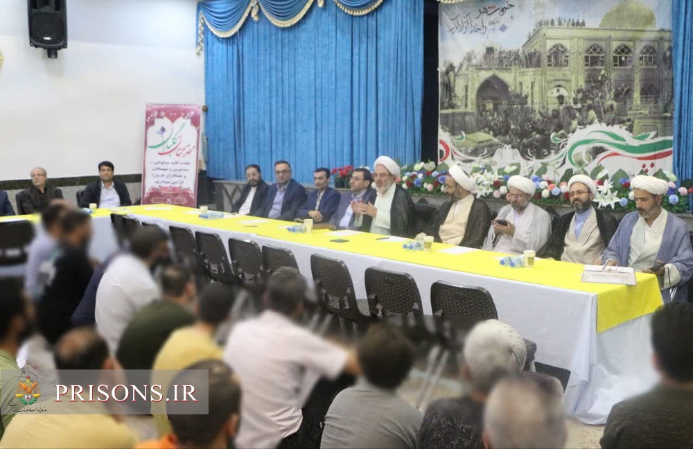 حضور قضات دادگاه خانواده تبریز در میز خدمت زندان مرکزی