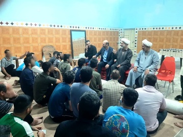 بازدید رئیس زندان نهاوند از فعالیت های واحد فرهنگی و نشست پرسش و پاسخ با زندانیان در حوزه فرهنگی