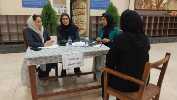 ارائه مشاوره حقوقی رایگان به خانواده زندانیان در حاشیه جشن «نسیم مهر» تبریز