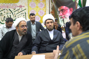 50 نفر از زندانیان زندان‌های قم همزمان با دهه امامت و ولایت آزاد شدند