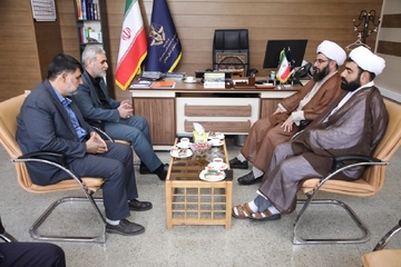دیدار مدیرکل زندان‌های استان با امام جمعه شهرستان فامنین