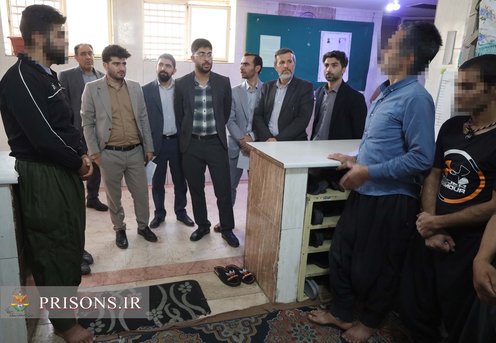دیدارچهره به چهره مقامات قضائی استان چهارمحال و بختیاری با زندانیان موسسات کیفری مرکز استان