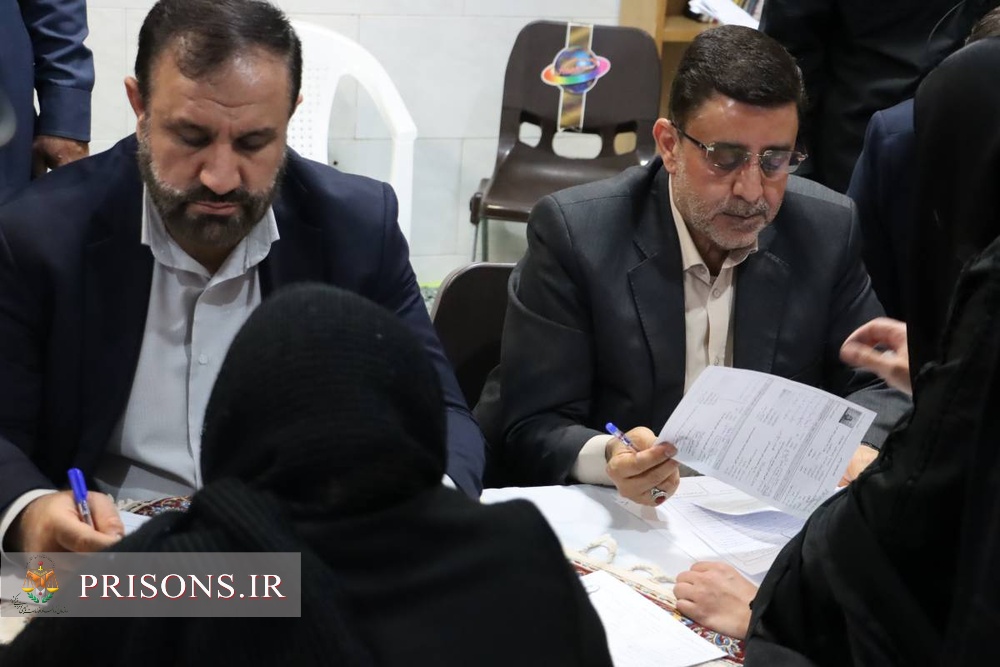 میز خدمت سراسری دادستان و 153 نفر از قضات در زندانهای استان تهران میز خدمت سراسری دادستان و 153 نفر از قضات در زندانهای استان تهران