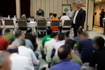 برگزاری میز خدمت قضایی در زندان مرکزی یزد به مناسبت دهه امامت و ولایت