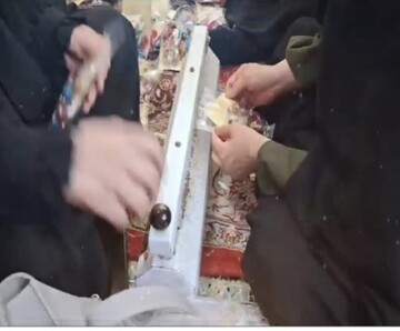 توزیع ۲۴۰۰۰ بسته تبرکی عیدانه بین زندانیان و خانواده زندانیان خراسان رضوی 