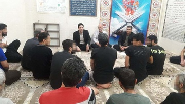 دیدار دادستان شهرستان دلیجان با زندانیان در هفته قوه قضائیه