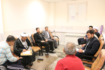 دیدار مستقیم مسئولان قضایی شهرستان جاجرم با زندانیان جهت تسریع در روند رسیدگی به پرونده‌ها