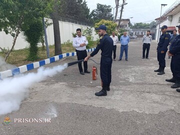 برگزاری دوره آموزشی اطفای حریق ویژه همکاران و سربازان در بازداشتگاه رشت