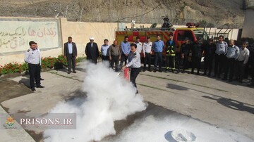 برگزاری دوره اطفا حریق با همکاری آتش‌نشانی منجیل در زندان رودبار
